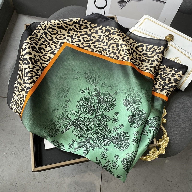 Lenço Toque de Seda Pisa 70x70cm - Estilo 47